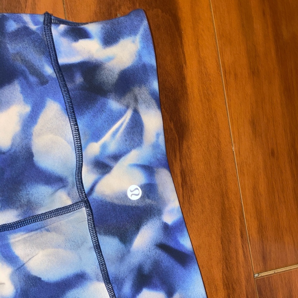 Size 2: Lulu lemon leggings
